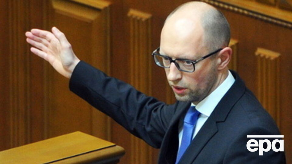 Яценюк распустил Кабмин