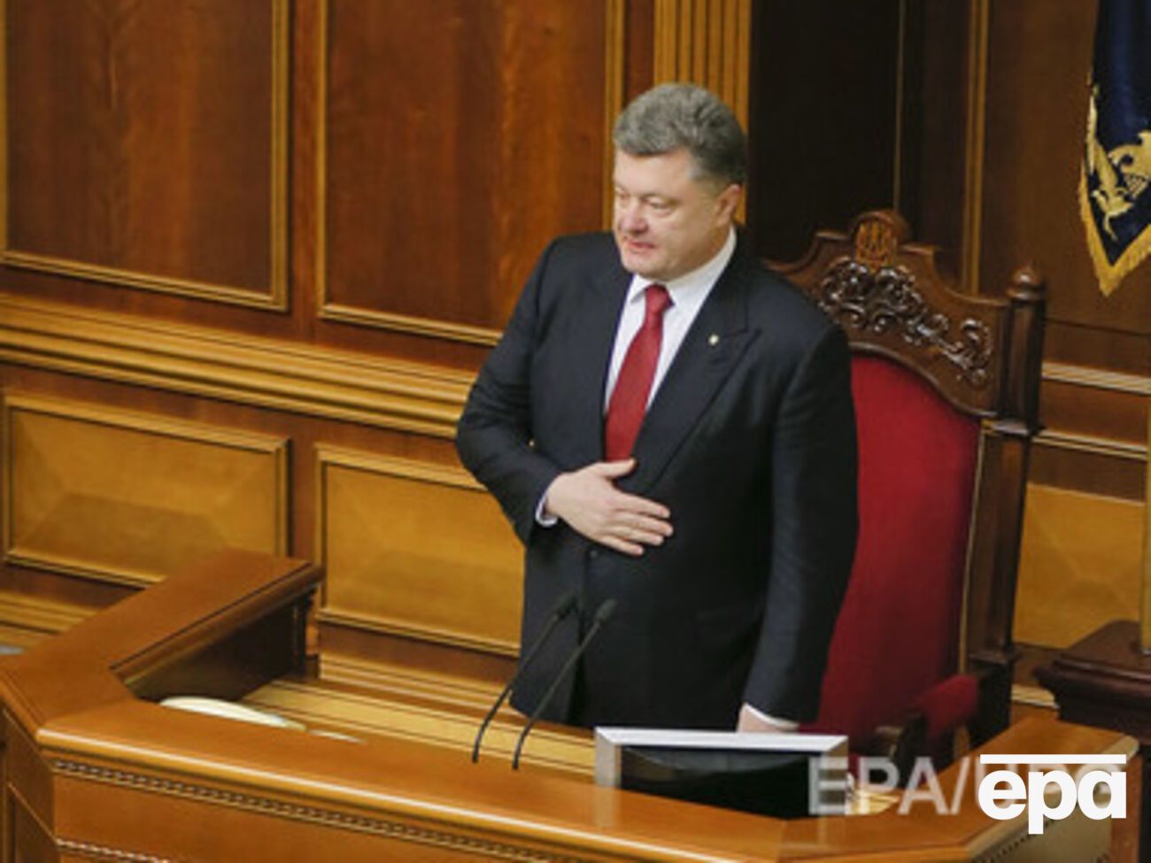 Порошенко выступил с внеурочным обращением