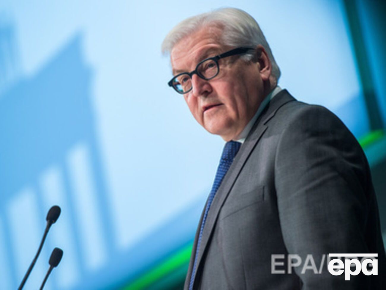 Штайнмайер не считает, что санкции должны разрушить экономику России