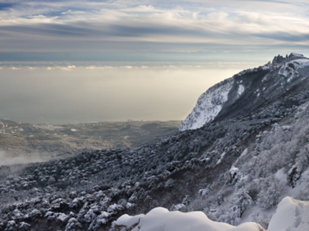 По легенде, Крым занесло снегом, что спровоцировало ЧС