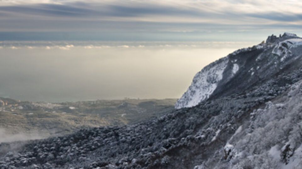 По легенде, Крым занесло снегом, что спровоцировало ЧС