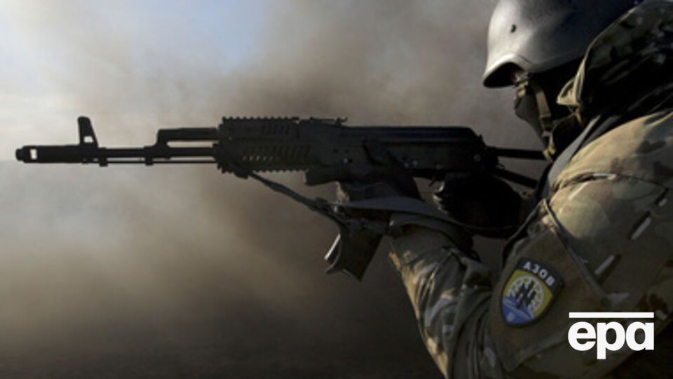 Украинские военные держат оборону на Донбассе