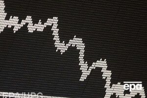 Нефть продолжает падать