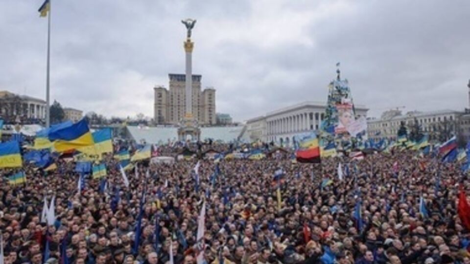 Акунин и Макаревич должны обратиться к украинцам по Skype