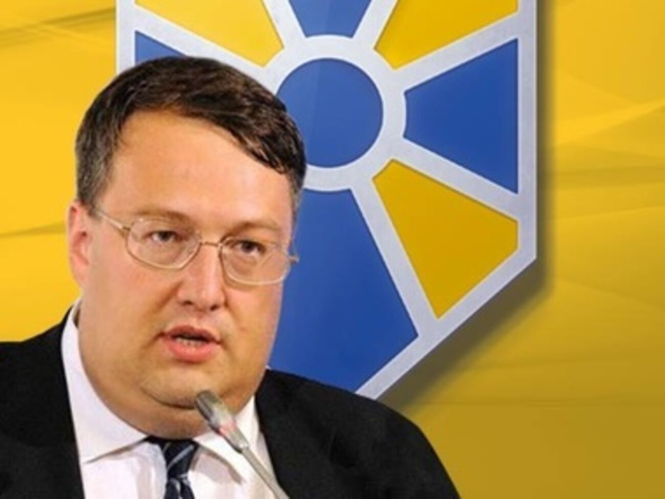 Геращенко пообещал наказать милиционера