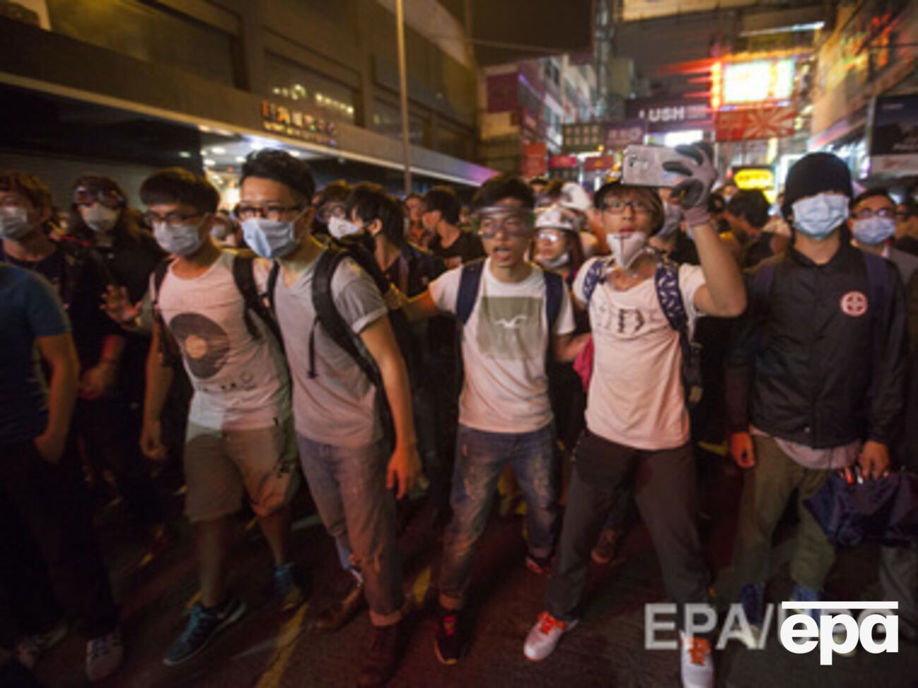 В Гонконге продолжаются столкновения