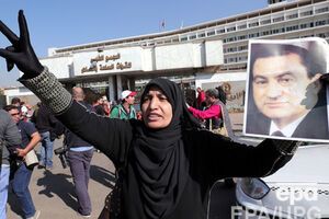 Сторонники Мубарака радуются решению суда