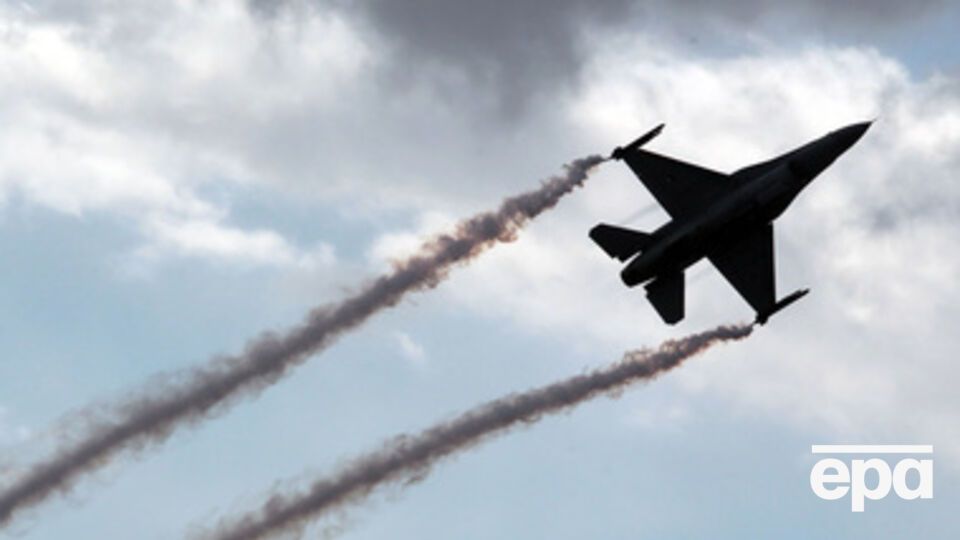 F-16 поднимались на перехват российского самолета-разведчика