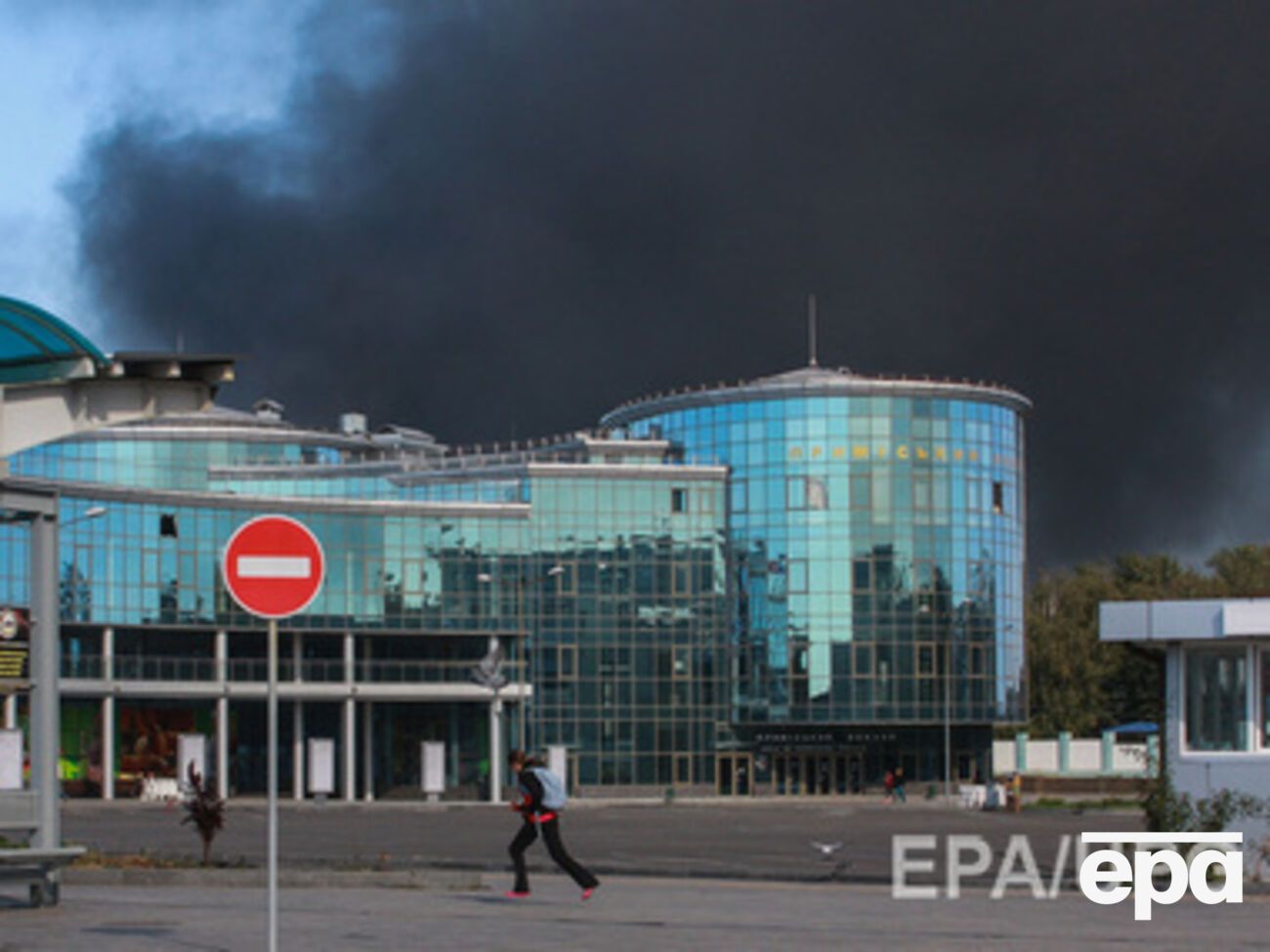 Боевики ведут огонь по аэропорту из минометов