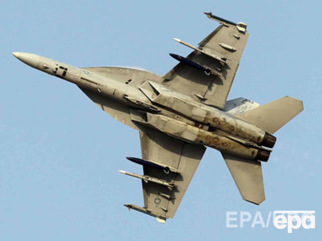 Канадские F-18 после выполнения задания вернулись на базу в Кувейте