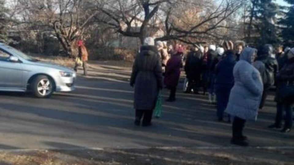 Местные жители протестуют против политики "ДНР"