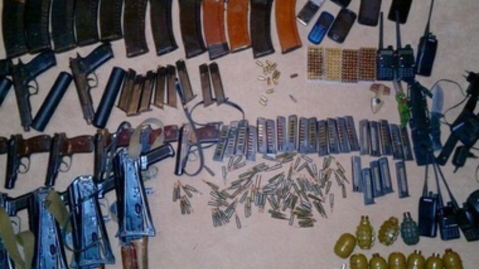 У задержанных изъяли целый арсенал оружия