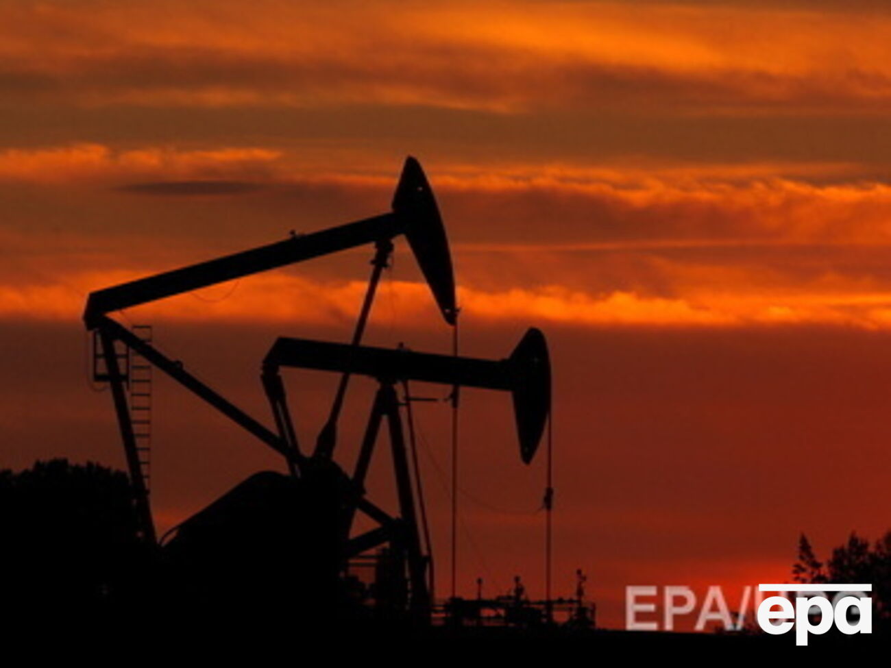 Нефть продолжает падать в цене