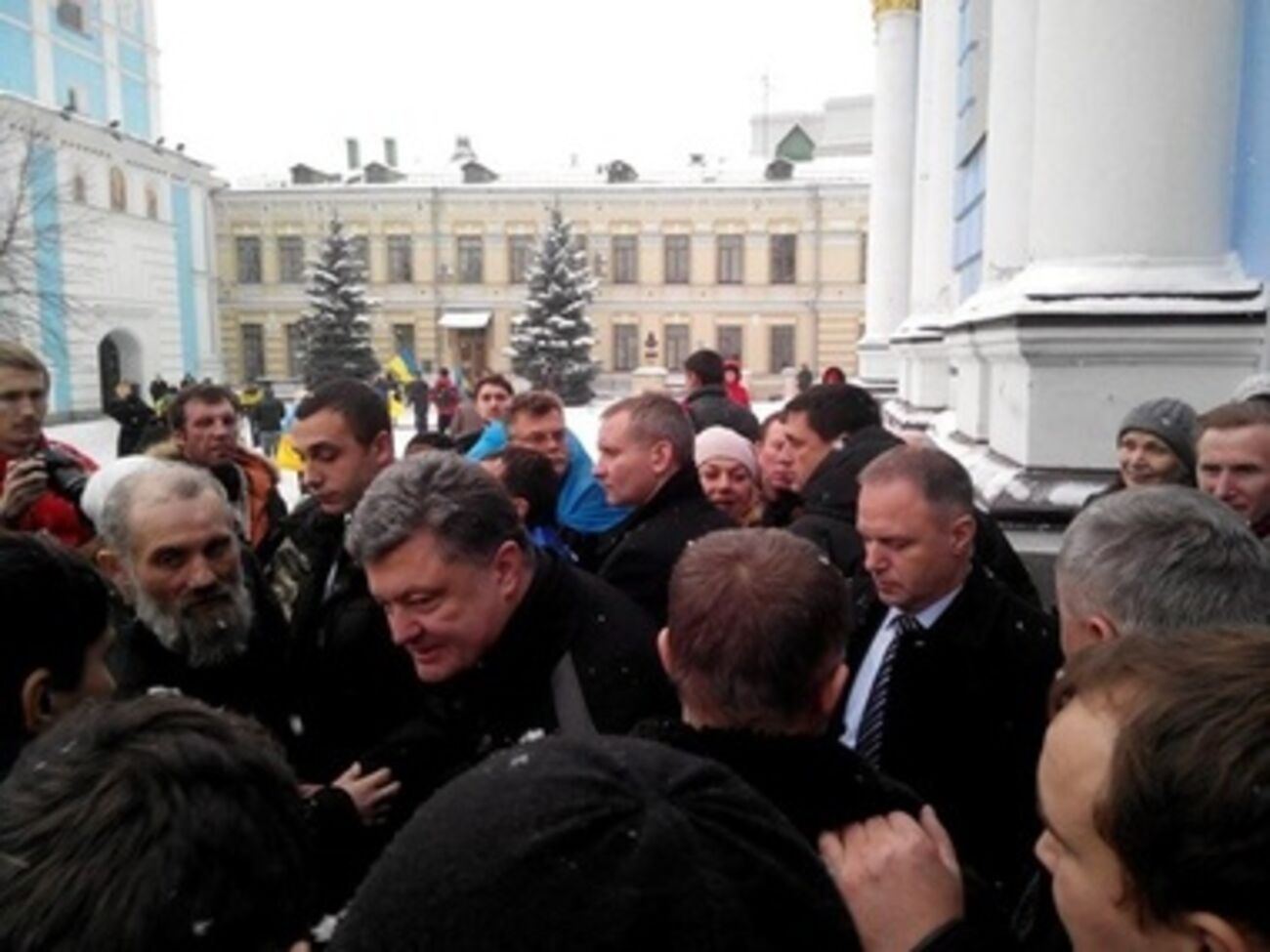 Порошенко посетил утреннюю службу в Михайловском соборе