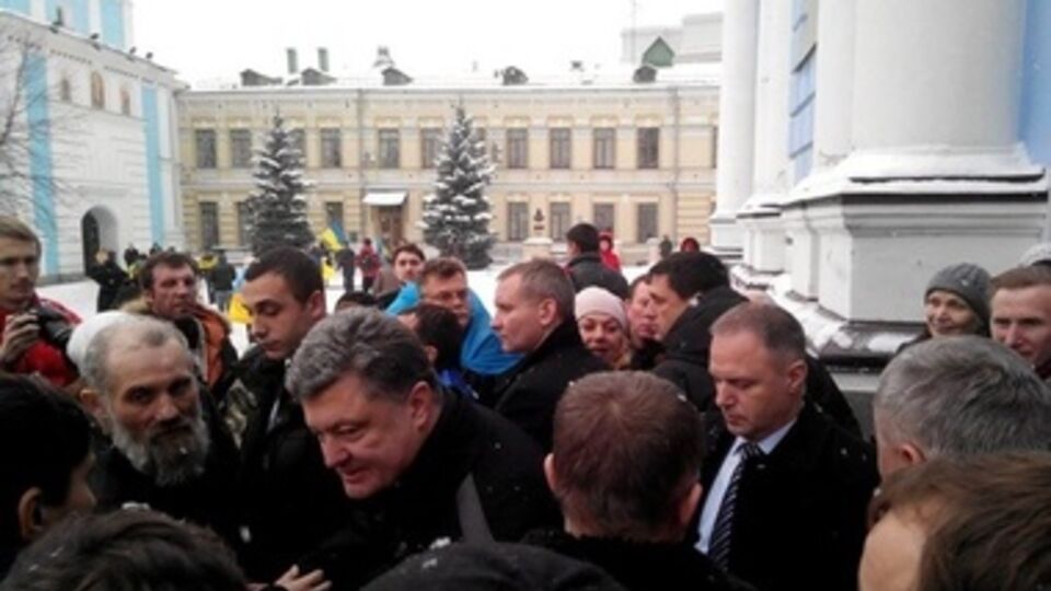 Порошенко посетил утреннюю службу в Михайловском соборе