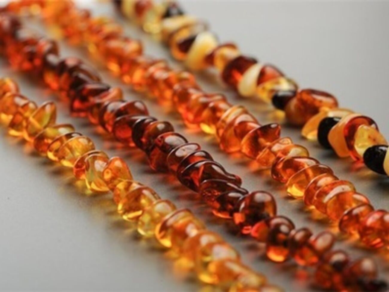 Украина теряет на добыче янтаря до 8 млн гривен ежедневно