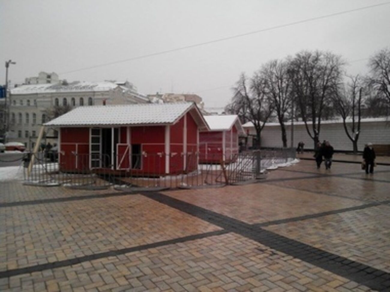 Вокруг елки будут торговые ларьки
