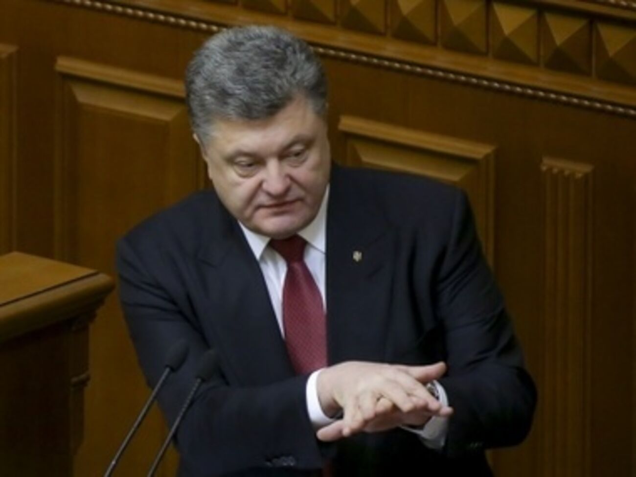 В плену боевиков остаются более 600 человек, заявил Порошенко