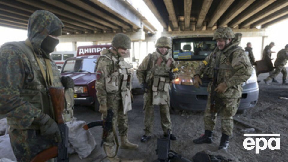 Боевики не прекращают обстрел аэропорта