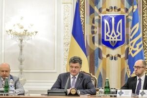 Порошенко обсудит отмену особого статуса Донбасса
