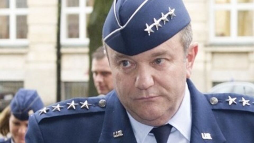 Бридлав просит больше войск и вооружения