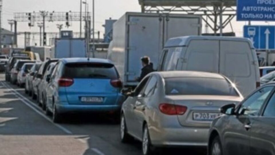 Число ожидающих переправы легковых авто сократилось до минимума