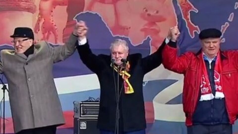 Немцов: Кремлевские шестерки дружно призвали Путина признать Новороссию