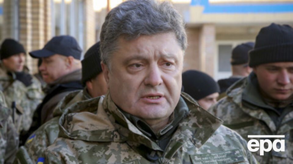 Порошенко пообещал помочь жителям оккупированных регионов Донбасса