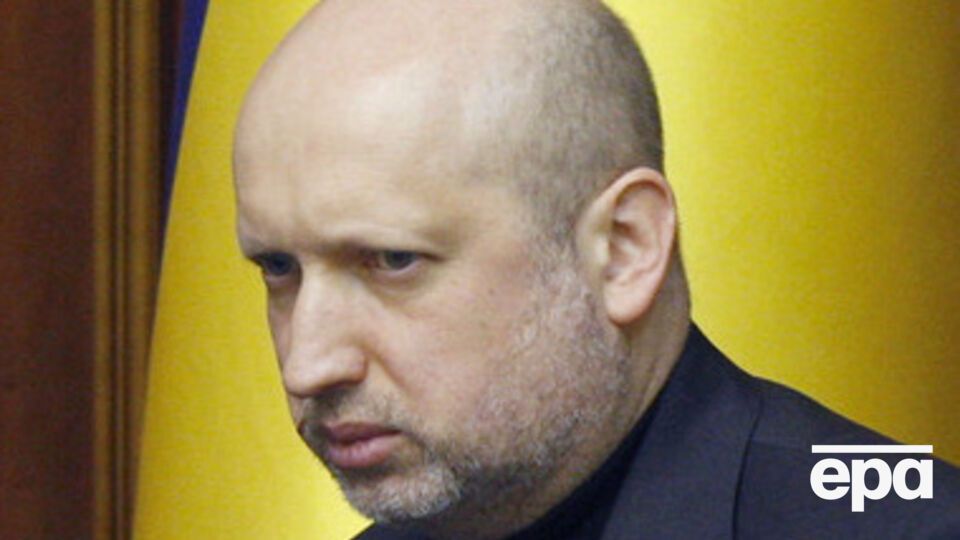 Пользователи социальных сетей считают, что Турчинов должен остаться на посту спикера ВР