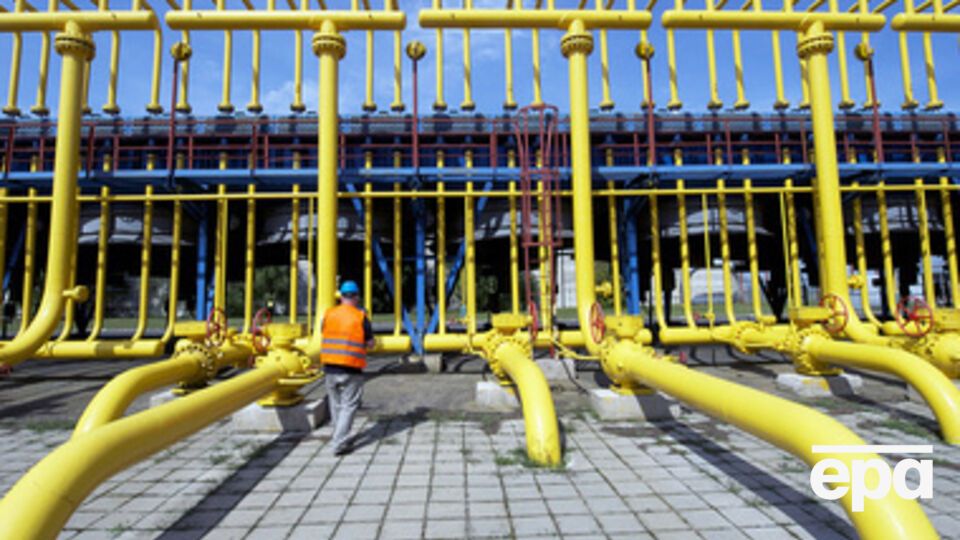 Украина намерена купить 1 млрд куб газа у России в 2014 году и 3 млрд куб --- в январе-марте 2015 года