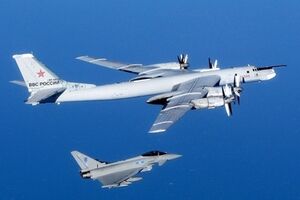 На перехват российских бомбардировщиков отправили британские самолеты
