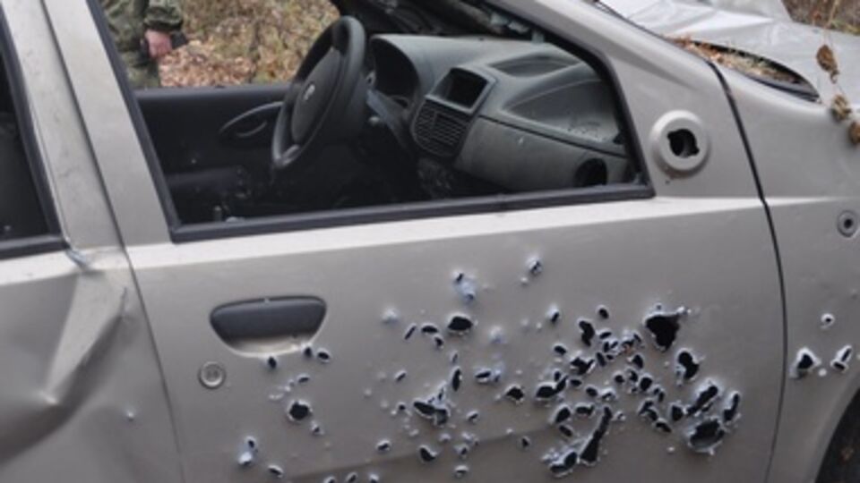 Дверь незащищенного броней автомобиля не остановит даже пистолетную пулю