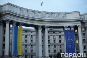 МИД: Украинский адвокат Савченко остался в Москве, чтобы посетить удерживаемую в СИЗО