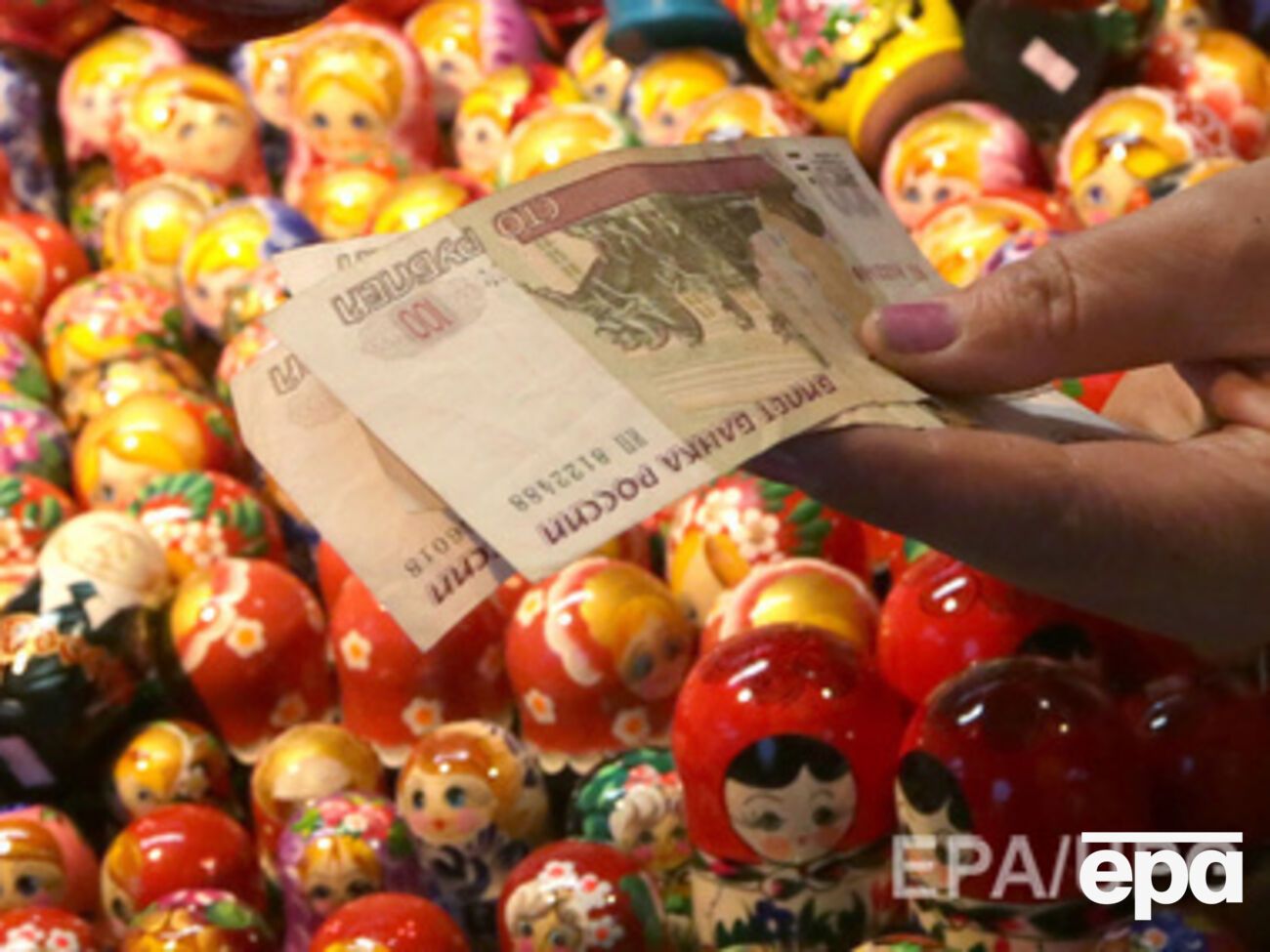 Рубль продолжает падение