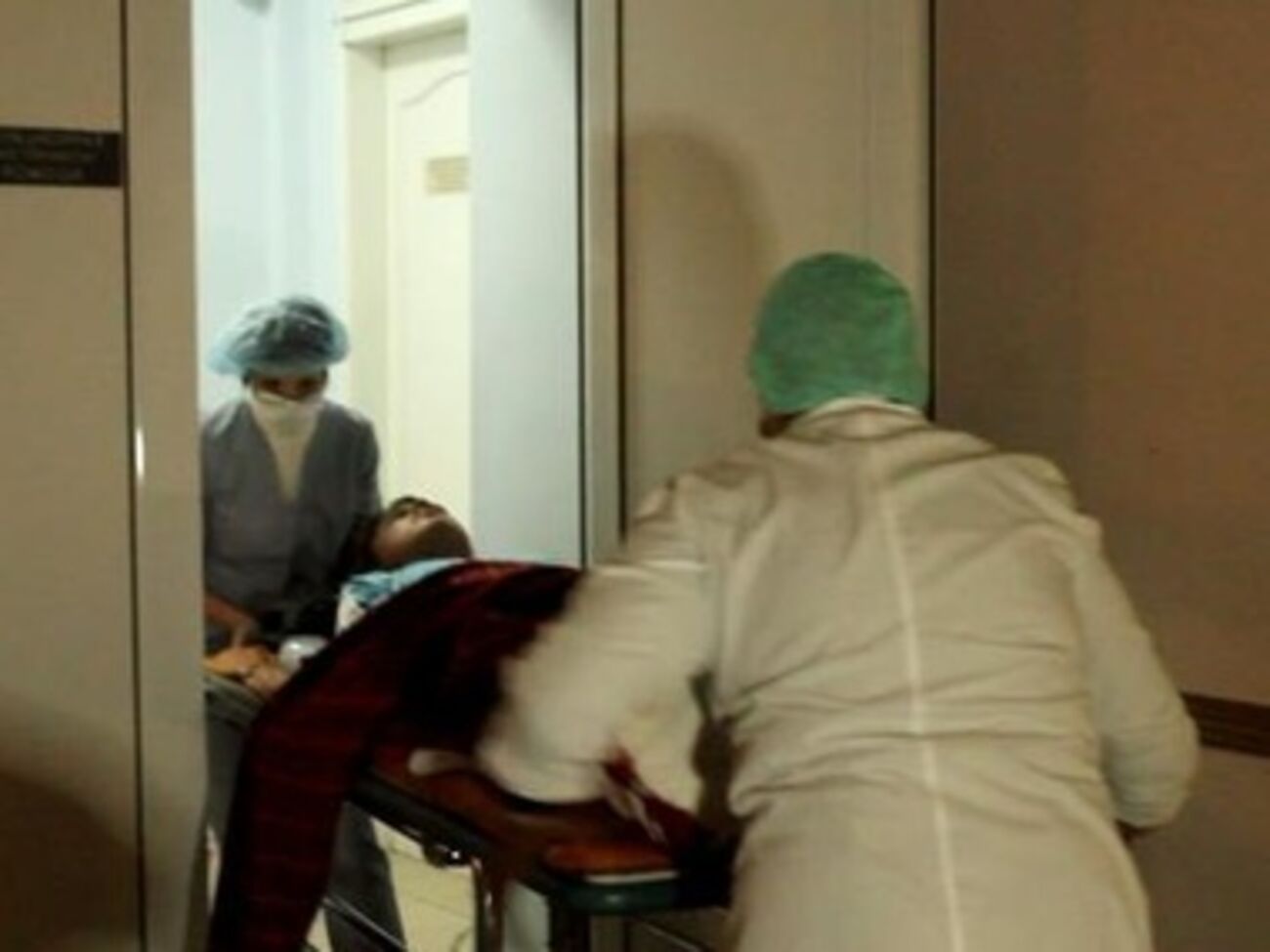 Один из пострадавших во время обстрела подростков