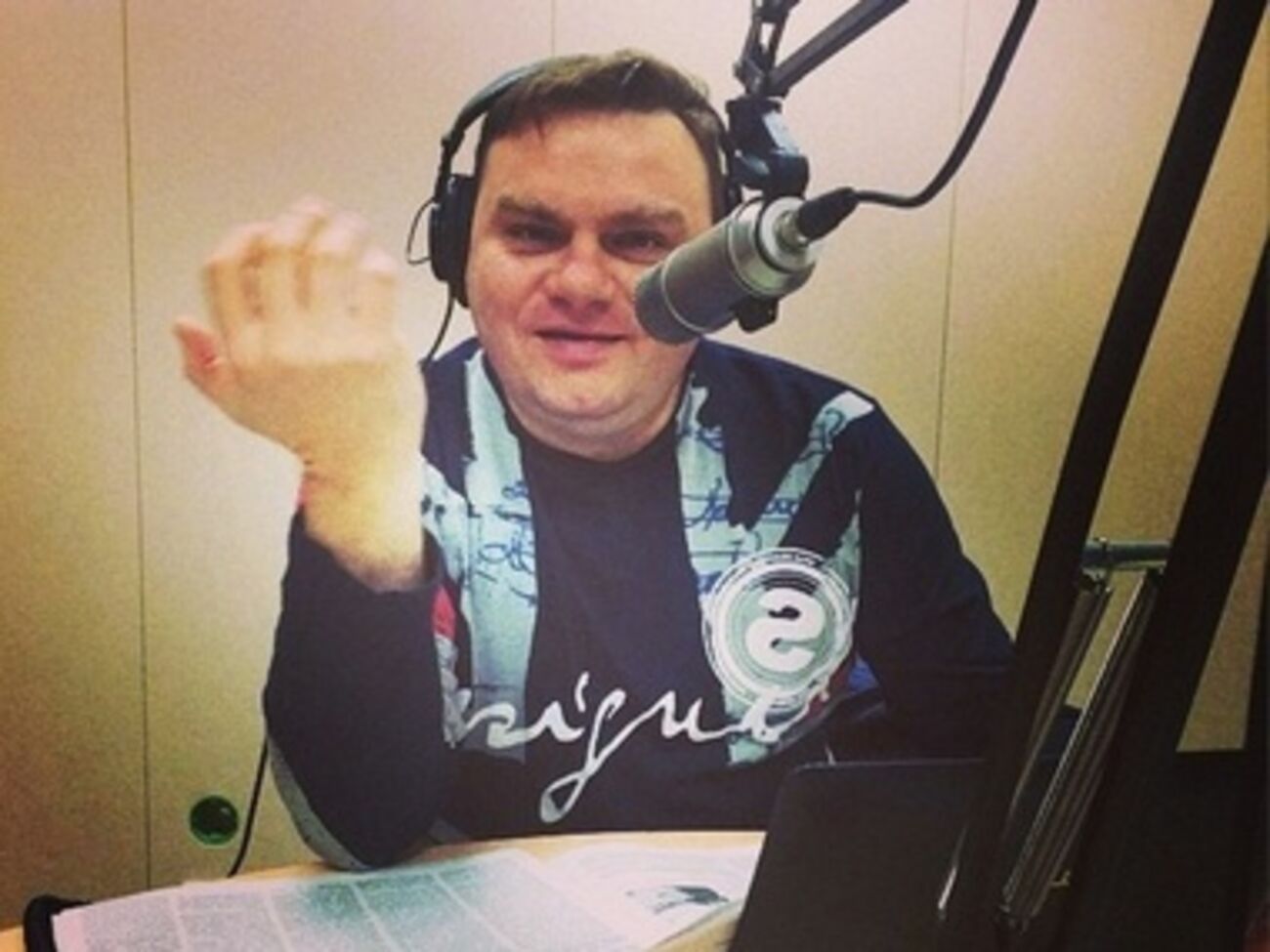 "Газпром-медиа" зявил, что Александр Плющев нарушил "все допустимые морально-этические нормы"