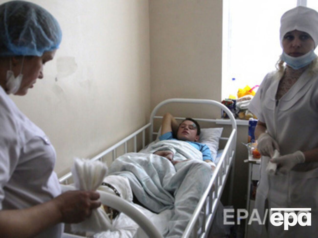 В Донецке госпитализировали детей, раненных во время обстрела