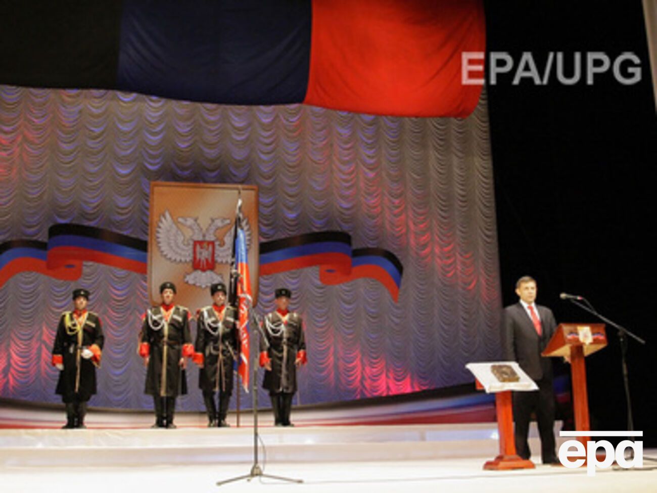 Празднование донецких боевиков по поводу проведения псевдовыборов