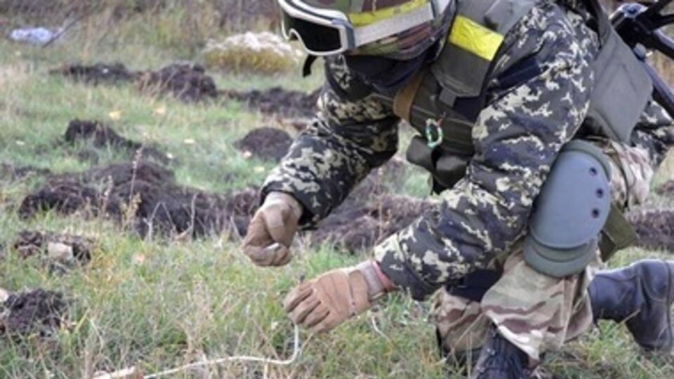 Мероприятия по разминированию не прекращаются