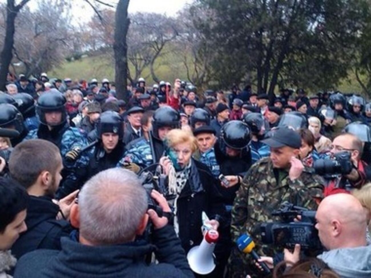 Алла Александровская в очередной раз пострадала во время марша КПУ в Харькове