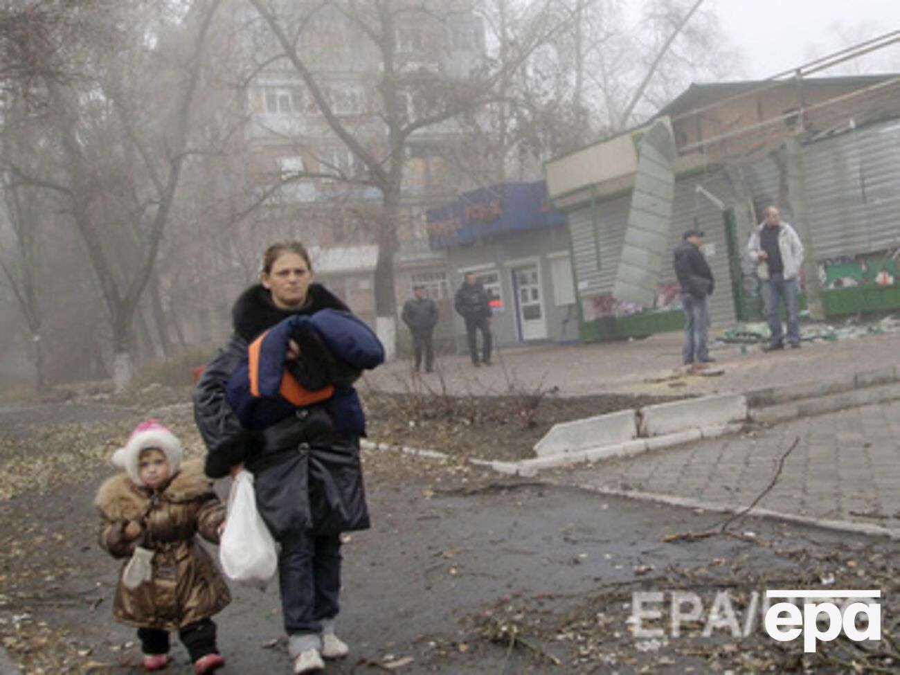 Школы в Луганске попадают под обстрелы