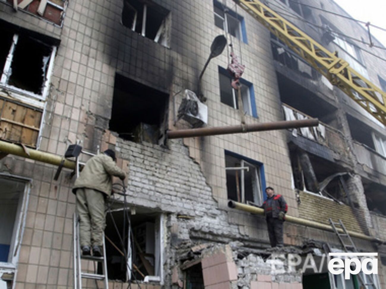 Стрельба в городе не утихает с полудня