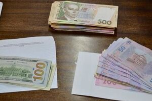В ходе обысков в военкомате изъяли около 40 тысяч гривен и 400 долларов