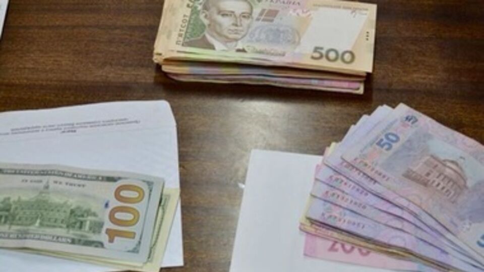 В ходе обысков в военкомате изъяли около 40 тысяч гривен и 400 долларов
