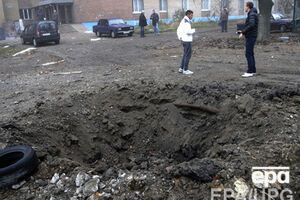 Четыре воронки возникли в результате взрыва 120-миллиметровых минометных снарядов