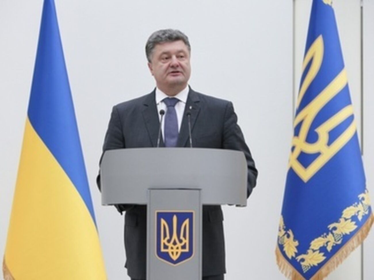 Порошенко вручил Гордийчуку три государственные награды