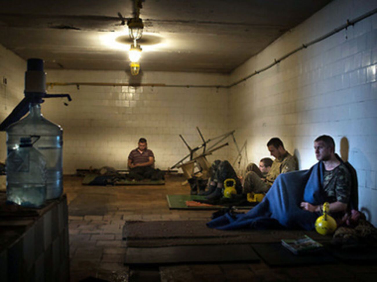 В плену у террористов находится еще несколько сотен пленных