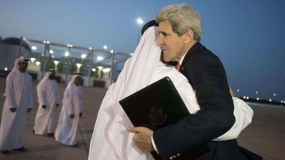 Немцов: Судьба Путина во власти этой парочки (на фото – госсекретарь США Джон Керри и король Саудовской Аравии Абдуллах ибн Абдул-Азиз Аль Сауд)