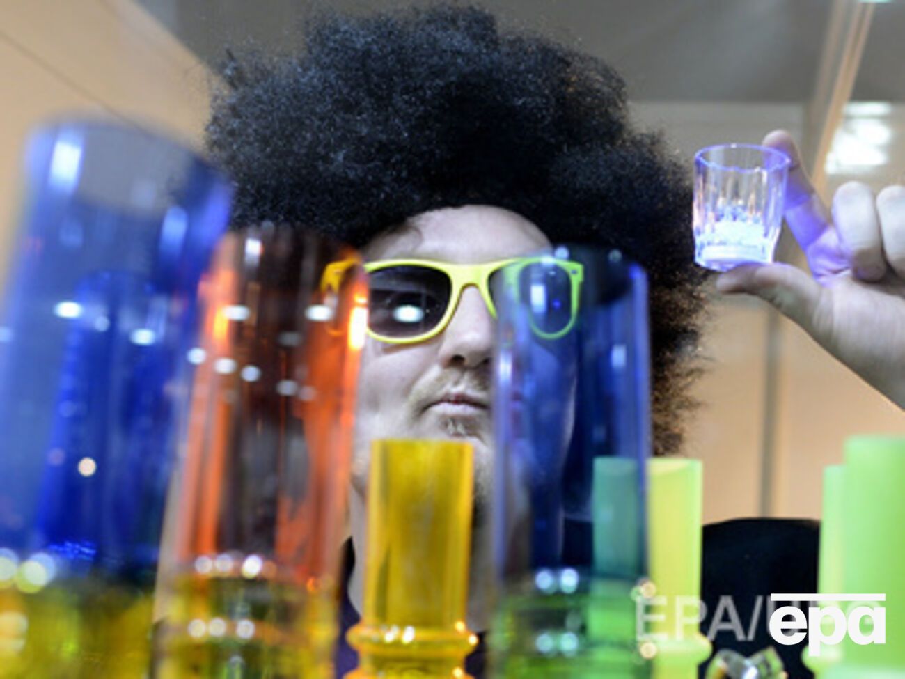 На ярмарке можно приобрести курительные принадлежности