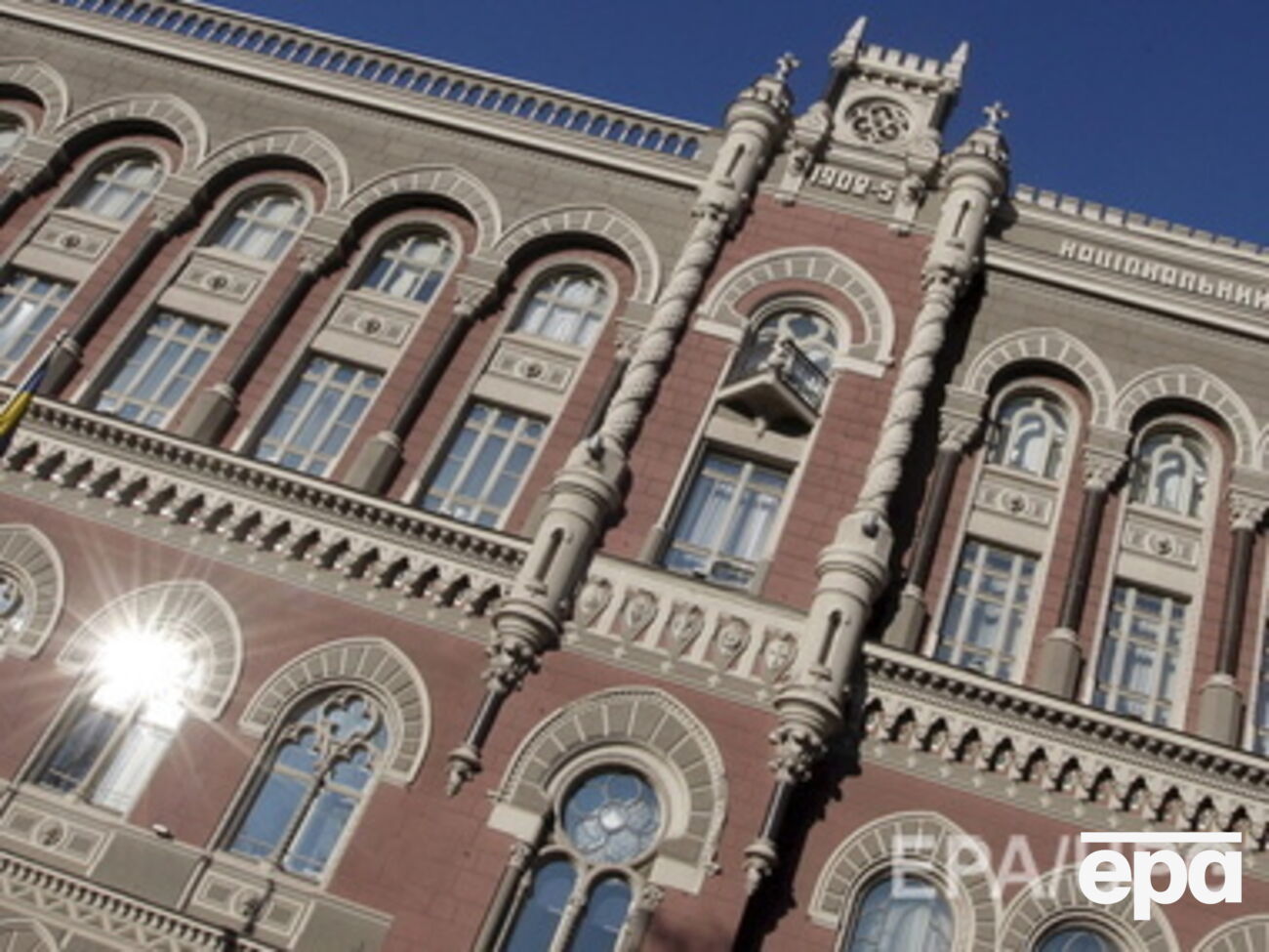 В понедельник Нацбанк может ввести дополнительные меры воздействия на валютный рынок